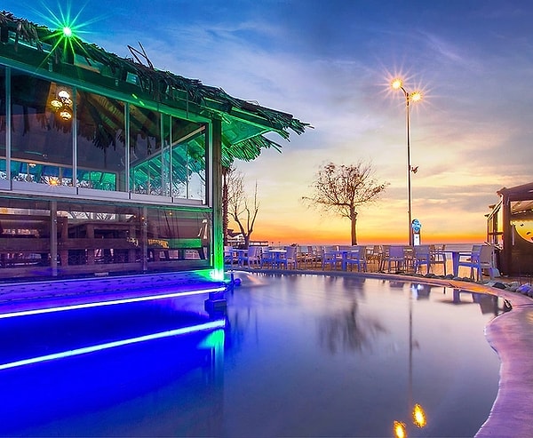 11. Festival Cafe