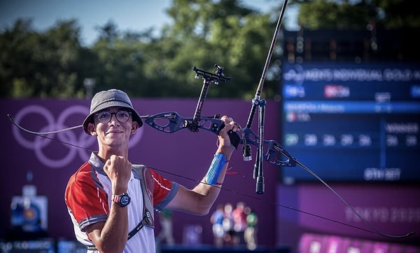 Mete, yaptığı açıklamada, “Performansımdan memnunum. Sezon benim için güzel geçiyor. Zihinsel ve fiziksel olarak daha güçlüyüm. 2028 Olimpiyat Oyunları’na da hazır olacağım” dedi.