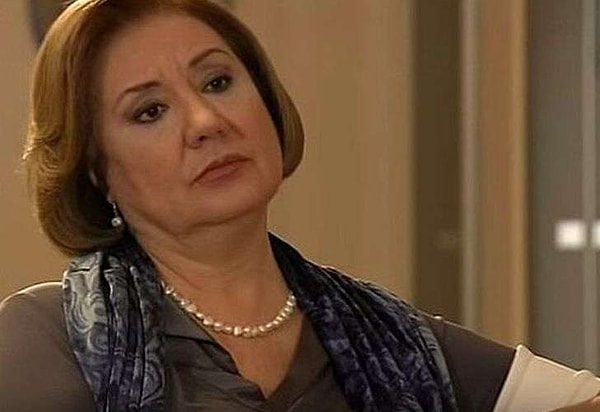 Bu büyük yapımda gözlerden kaçmayan ama her sahnesiyle etki bırakan bir karakter vardı: Ahsen Hanım.