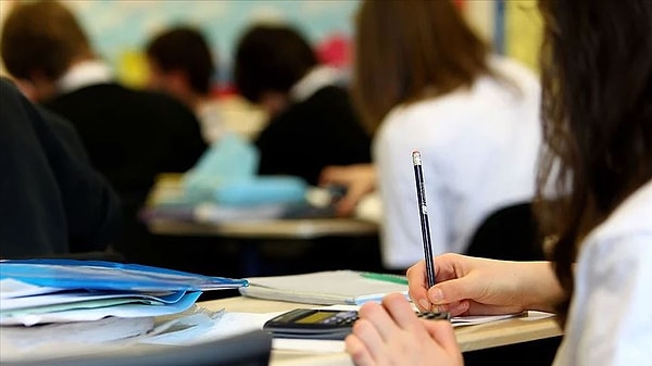MEB 2025-2026 yılı eğitim öğretim takvimini yayınladı. Ara tatil ve yarıyıl tatili ne zaman?