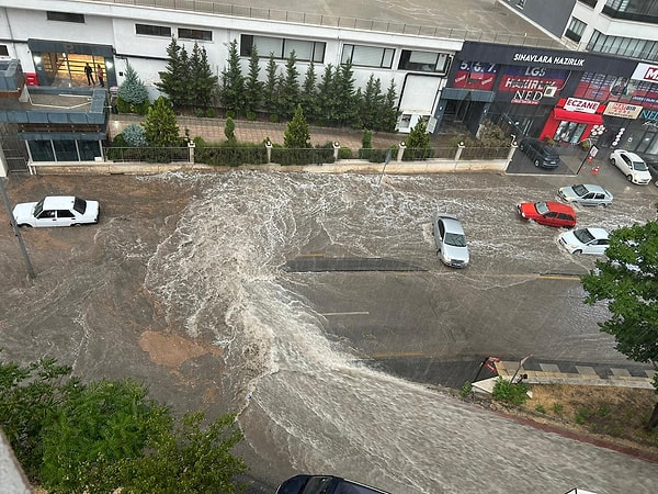 Başkent Ankara’da kuvvetli sağanak yağış etkili oldu.
