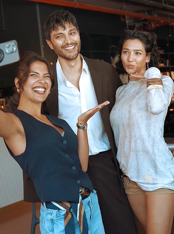Aybüke Pusat, İlhan Şen ve Biran Damla Yılmaz’ın başrollerinde olduğu Halef dizisinden fotoğraf geldi.