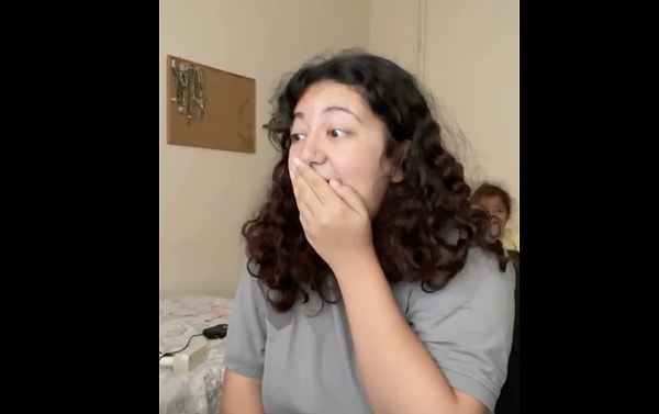 796. olan genç mutluluğunu annesi ve kardeşi ile paylaştı.