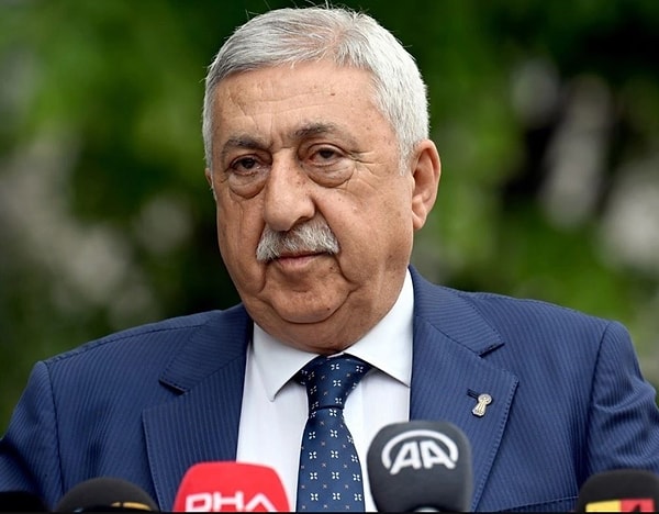 “Gurbetçilerin Türkiye’ye yıllık kazancı 700-800 milyar TL”