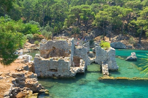 8. Hamam Bay