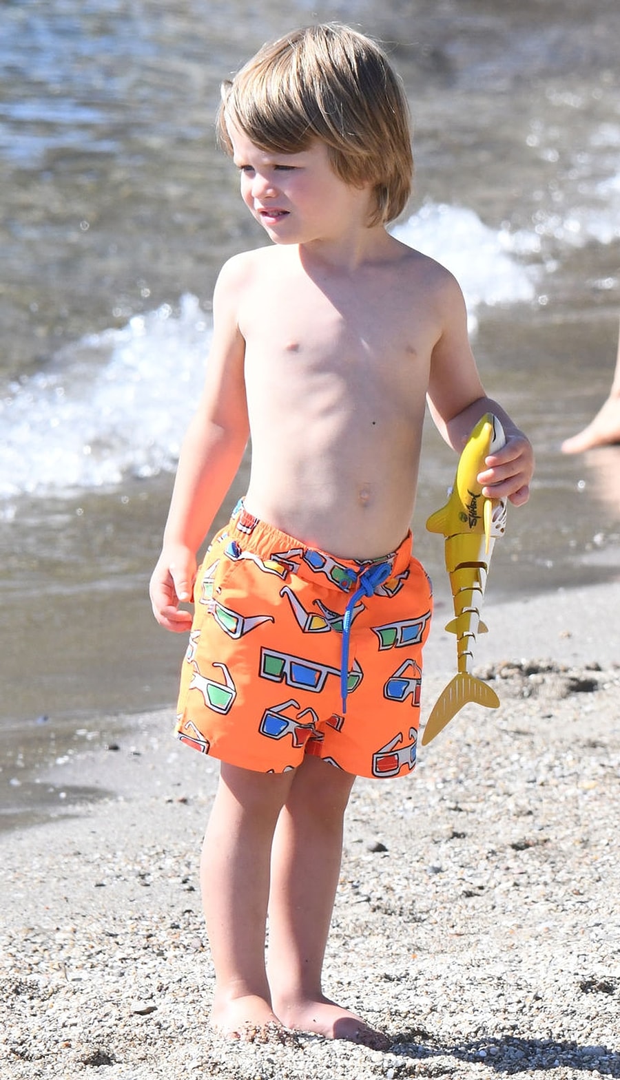 Karizmas�n� Babas�ndan Stilini Annesinden Alan Kurt Efe Bu Kez Kombiniyle Hayran B�rakt�