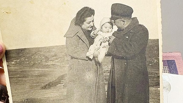 Her şey annesinin dizinin dibinde başladı.