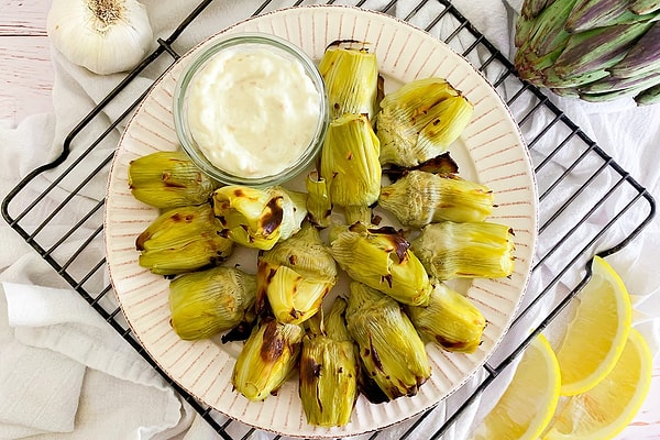 6. Zeytinyağlı Mini Enginar & Limonlu Bulgur Pilavı