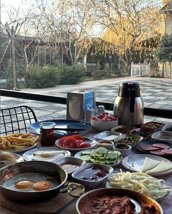 9. Bahçede