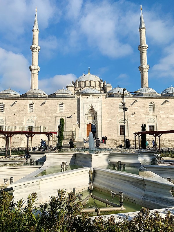 Fatih Mosque Visitor Information: Admission Fee, Hours, and Transportation