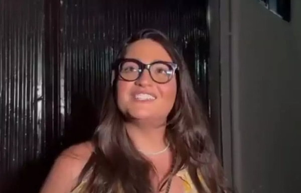 Sibel Can’ın kızı olmanın nasıl bir his olduğunu soran gazetecilere ise Melisa Ural şu sözlerle yanıt verdi: