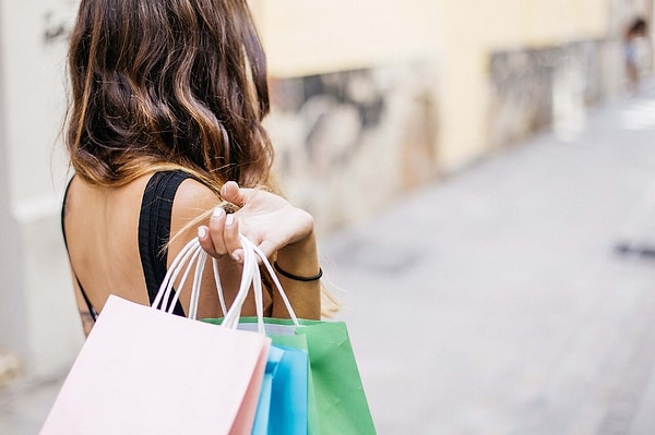 6. Alışveriş yaparken kendine sık söylediğin bir cümle seçer misin?