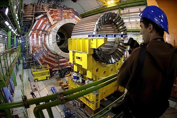 İsviçre'deki Avrupa Nükleer Araştırma Merkezi (CERN) bilim dünyası için en önemli kurumlardan biri.