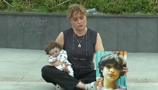 Mattia Ahmet Minguzzi, Kadıköy’de bir pazarda kaykay malzemesi almaya gitmiş ancak orada bıçaklanarak öldürülmüştü.