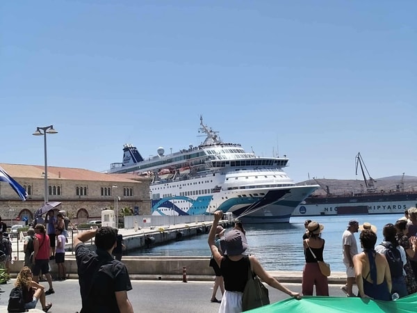 Yunanistan’a bağlı Siros Adası’daki İsrail protestosu gündem oldu.