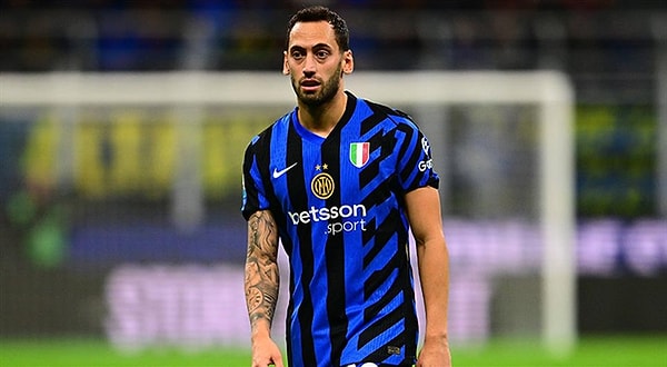Dün TRT Spor'a konuşan Hakan Çalhanoğlu ise iki kulübün teklifini de yalanlamıştı.