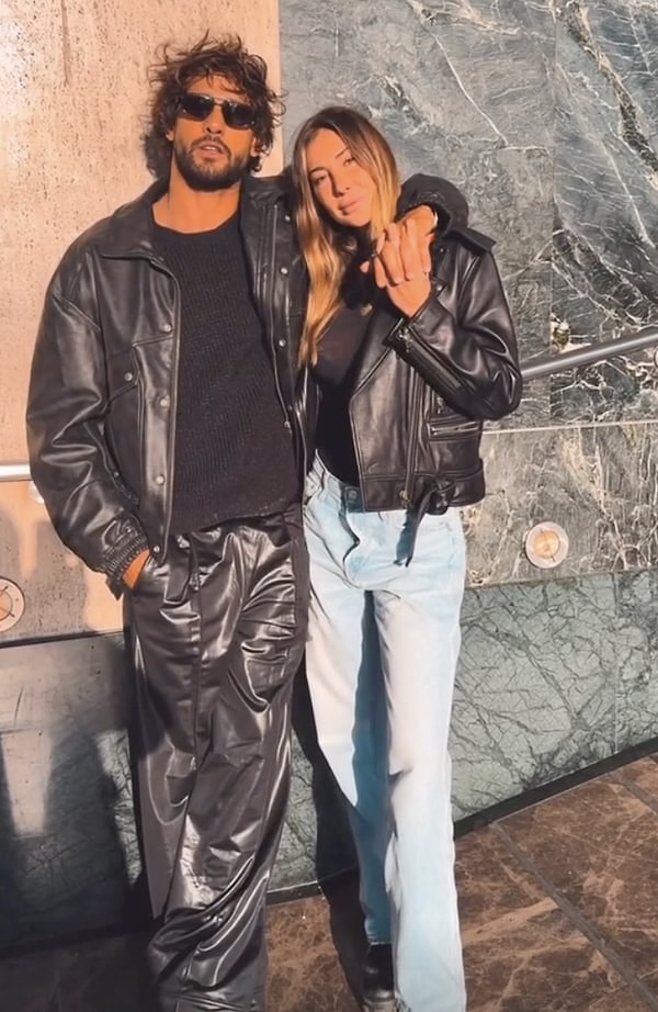 Subaşı'nın Brezilyalı, model sevgilisi Marlon Teixeira kısa sürede dikkat çekti. Marlon'un üstsüz pozlarını peş peşe paylaşan Şeyma Subaşı'nın yine büyük bir aşka düştüğü her halinden belli oluyordu.