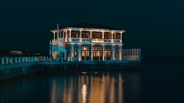 2. IBB Kadıköy Pier Library