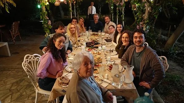 ATV, yaz sezonu için Aile Saadeti dizisini hazırlamıştı.