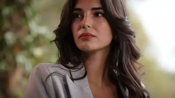Aynı zamanda sosyal medya hesaplarını da aktif olarak kullanıyor.
