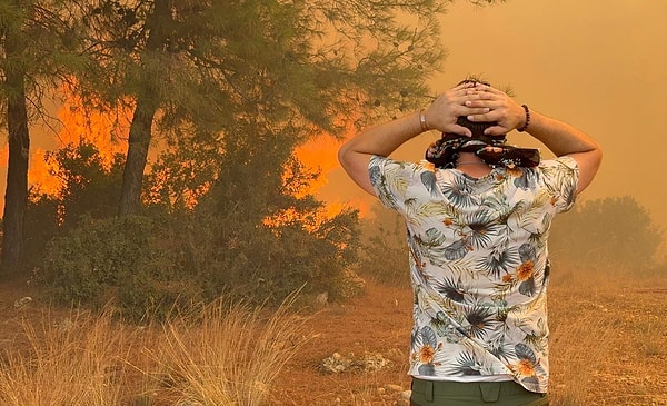 Yangın kabusu bitmiyor! Antalya'da 3 ayrı noktada yangın çıktı.