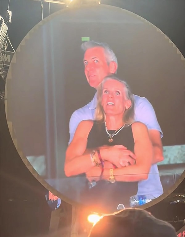 Hatırlarsanız geçtiğimiz günlerde Coldplay konserinde CEO ve İnsan Kaynakları Müdürü kameraya yakalanmıştı.