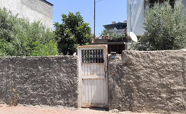 Olay, dün saat 21.00 sıralarında Yüreğir ilçesi Selahattin Eyyubi Mahallesi 3825 Sokak’taki müstakil evde meydana geldi.