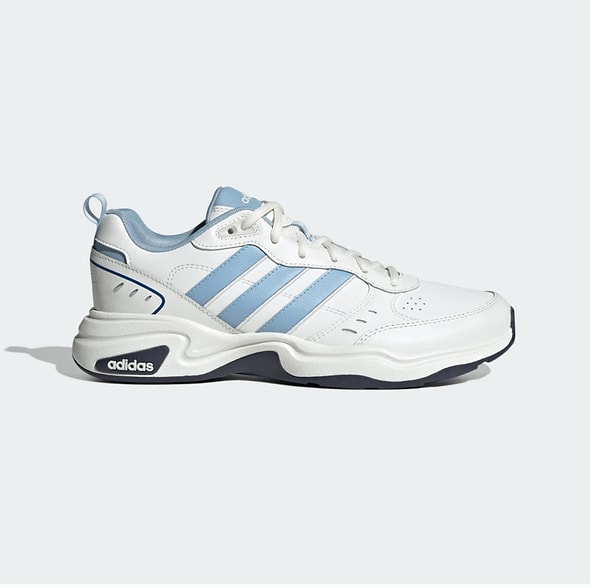Hepsiburada’da indirimde olan adidas Performance ID3570 Strutter Shoes, günlük kombinlerinize çok yakışacak!