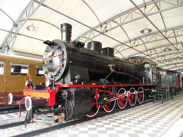 Why Visit Rahmi M. Koc Museum?