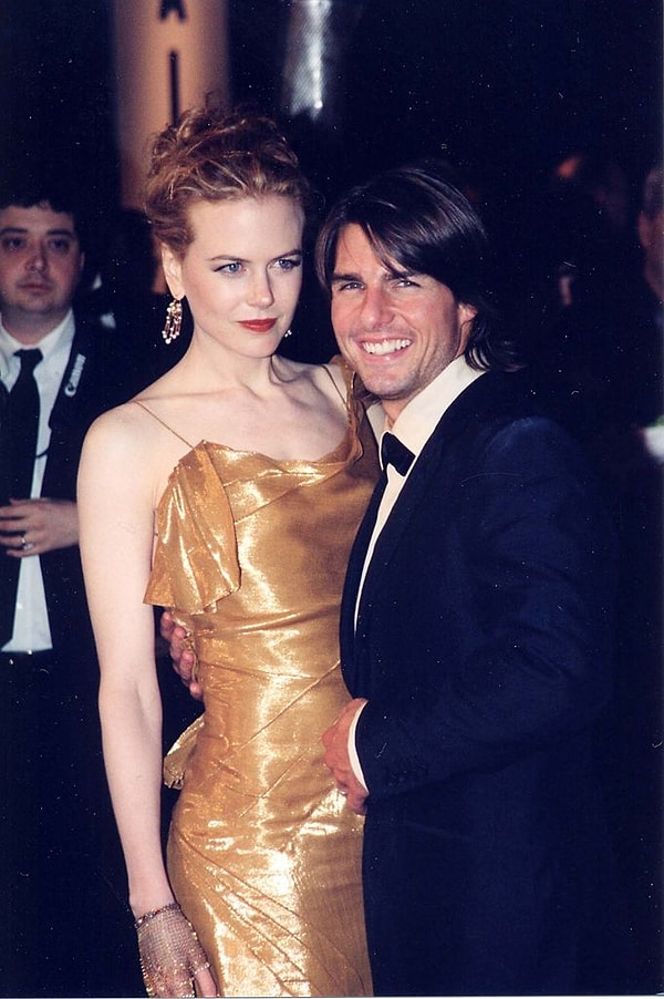 Hollywood’un bir dönem gözde çifti olan Tom Cruise ve Nicole Kidman, hem kariyerleriyle hem de aşklarıyla 90’lı yılların en çok konuşulan isimlerindendi.