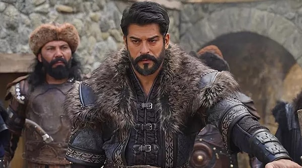 ATV ekranlarında yayınlanan Kuruluş Osman, başrol Burak Özçivit'in ayrılık kararı almasıyla yeni bir sürece girdi.