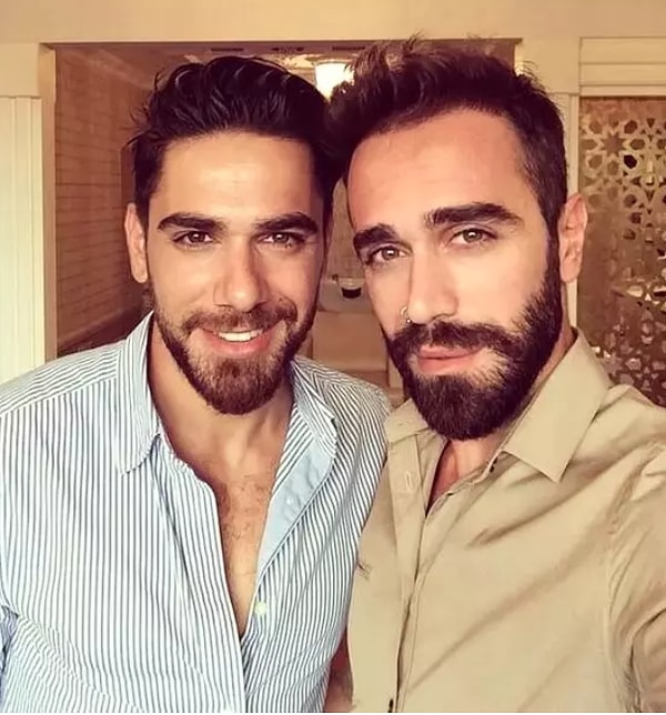 Kemal Doğulu kuaförden sahneye, imaj danışmanlığından moda televizyon programlarına ve şimdi de gündeme damga vuran sert çıkışlara uzanan bir kariyere sahip.