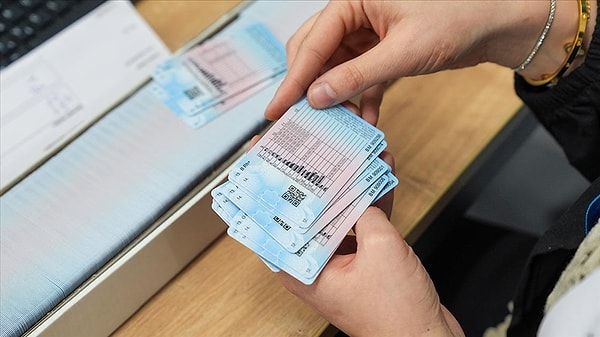 Eski tip ehliyetlerin yenilenmesi için 1 Ocak 2016 yılında karar çıkarılmıştı.