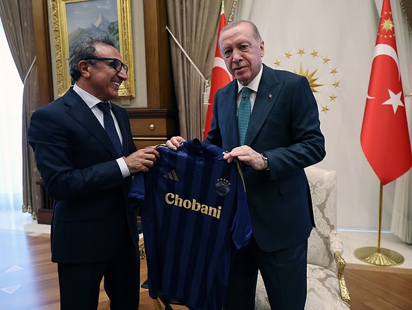 Cumhurbaşkanı Erdoğan, Hamdi Ulukaya'yı makamında kabul etti.