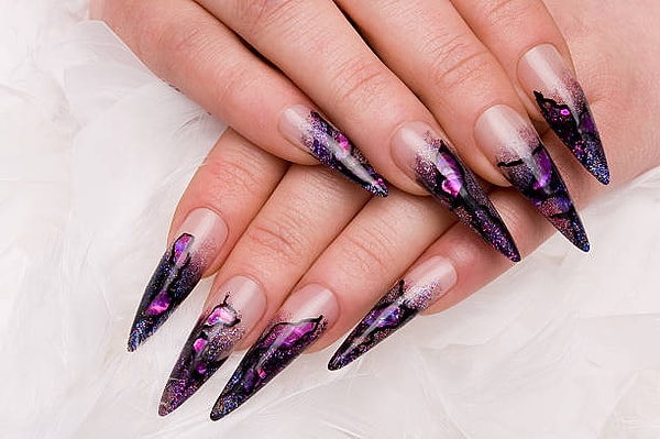 Kimler Stiletto Tırnak Tercih Etmeli?