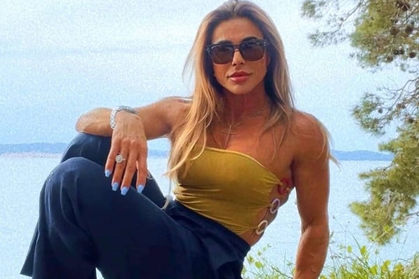 “Fiziksel bir beden olmadan da yakınlık kurulabileceğini fark ettim. Théo hayal gücümü harekete geçiren sahneler tasvir ediyor, ben ise ona karşılık veriyordum. Bu, fiziksel teması aşan bir erotizmdi.”