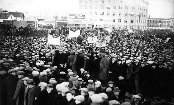 15. 1929'da ABD'de başlayarak dünyaya yayılan küresel ekonomik krizin adı nedir?