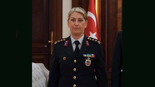 Gülden Mat Şakir Kimdir?