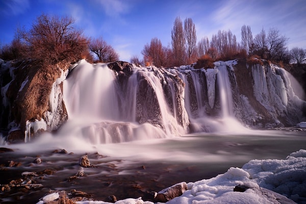 4. Picnic in the Cool Waters of Muradiye Waterfall