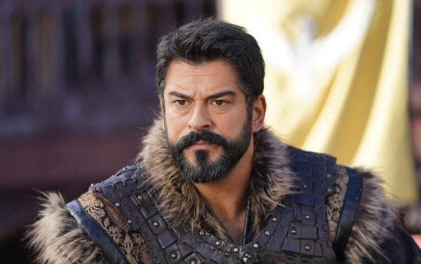 Burak Özçivit’in bölüm başı 4-6 milyon TL talep ettiği iddia edilmişti.