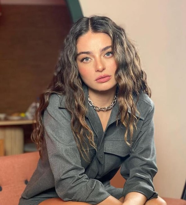 Ayça Ayşin Turan ise Güneş hemşire rolünde olacak.