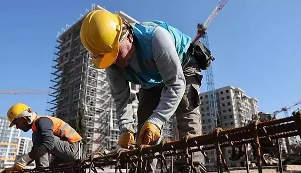600 bin kamu işçisinin zam pazarlığında anlaşma sağlandı.