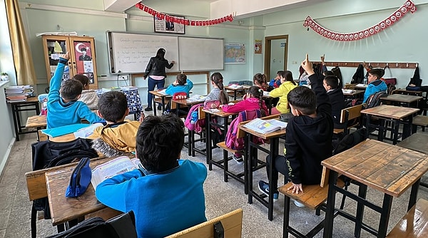 Okullar Ne Zaman Açılıyor 2025?