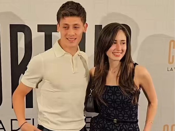 Futbolculuğunun yanı sıra özel hayatıyla da gündemde olan Arda Güler, uzun süredir basketbolcu sevgilisi Duru Nayman’la birlikte.