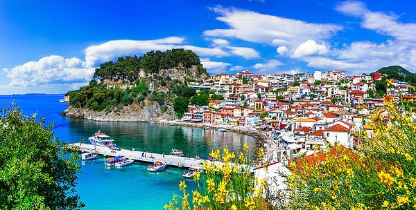 3. Parga, Yunanistan