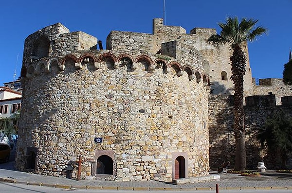 Foça, Çandarlı and Çeşme Castles: Genoese Heritage