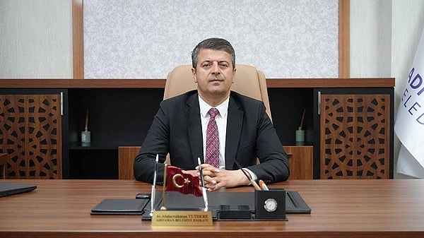 Adıyaman Belediye Başkanı Abdurrahman Tutdere görevine iade edildi.