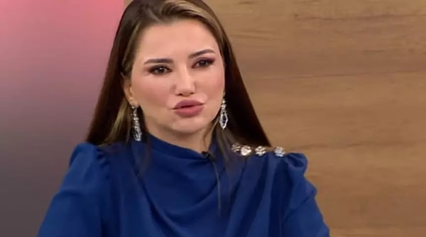 Beyaz TV'deki Yeni Baştan programıyla adından söz ettiren Esra Ezmeci, sosyal medya hesabından da takipçilerinin sorunlarına yanıt veriyor.