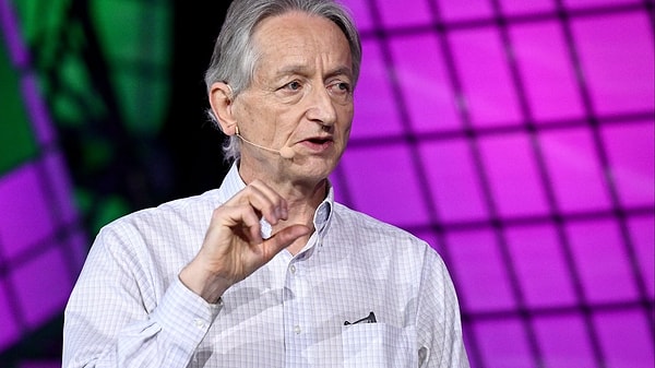 Geoffrey Hinton’a göre yazılı, analitik ve tekrarlayan görevleri içeren işlerde yapay zeka çoktan etkisini göstermeye başladı.