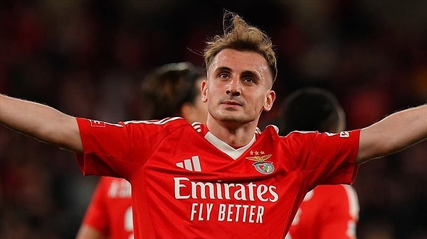 Geçtiğimiz sezonun başında Galatasaray’dan Benfica’ya transfer olan Kerem Aktürkoğlu’nun Türkiye’ye Fenerbahçe formasıyla döneceği iddia ediliyordu.